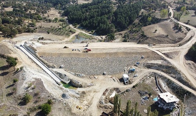 Kütahya Pazarla Sofular Göleti'nde çalışmalar sürüyor