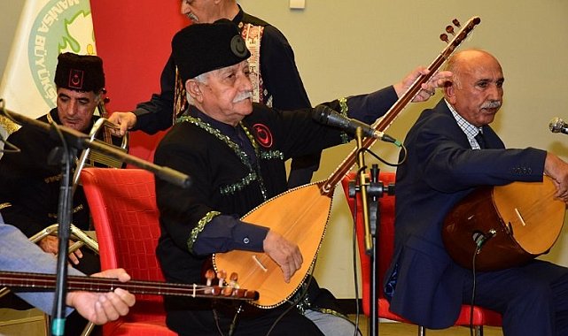 Manisa 3. Geleneksel Aşıklar Bayramı'nda sahne aşıkların