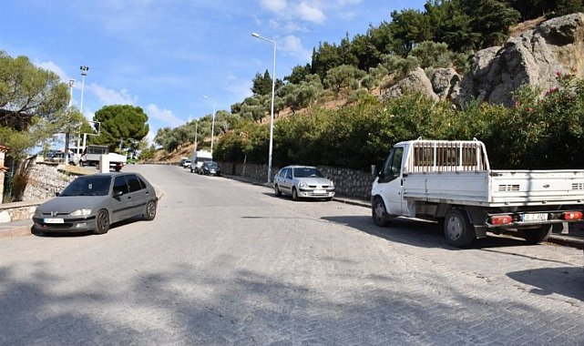 Manisa'da Mevlevihane ile Ağlayan Kaya arasını yeniliyor