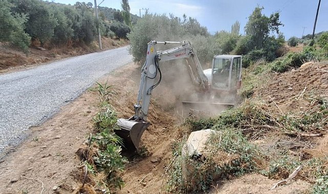 Manisa'da olası taşkınlara karşı temizliklere devam
