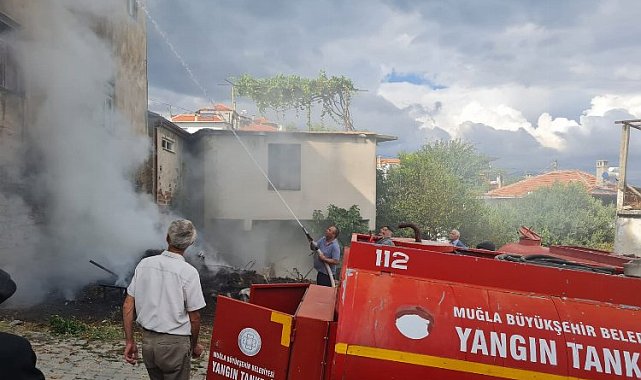 Muğla'da yangına ilk müdahale tankerleri görevde