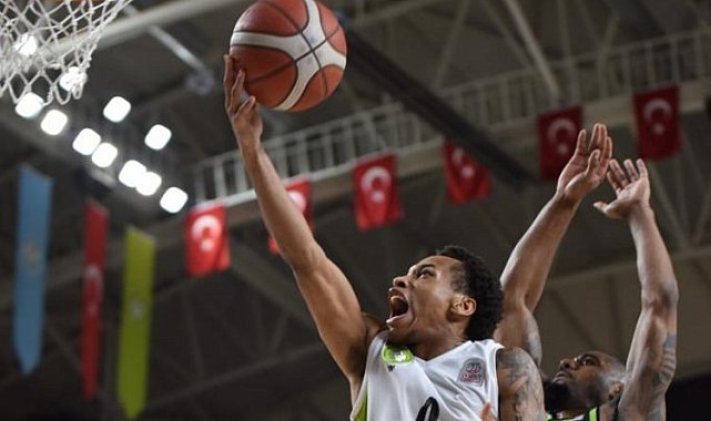 Potanın Tarzanları Ege derbisinde coştu