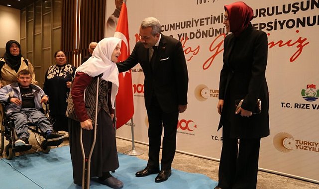 Rize'de resepsiyonun onur konuğu 112 yaşındaki çınar