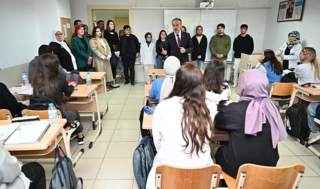 Üniversite yolundaki gençlere Büyükşehirden destek