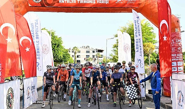 Zirveye pedalladılar
