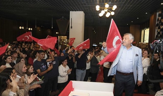 Adanalı öğrencilere ücretsiz Atatürk filmi