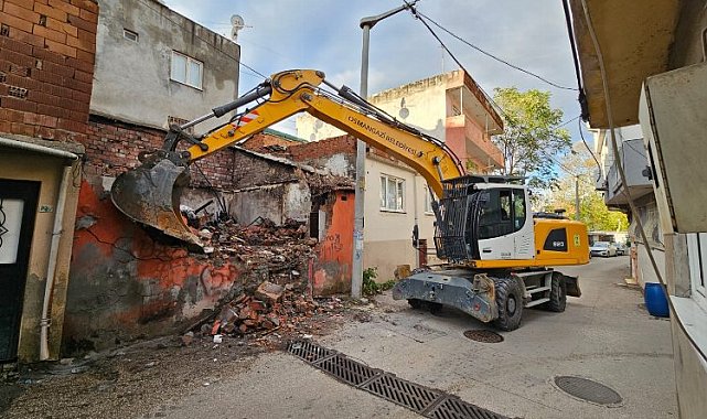 Bursa Osmangazi'de metruk binaya balyoz