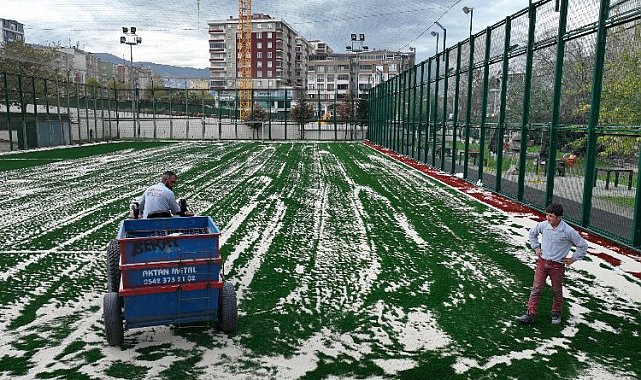 Bursa'da saha ve zeminler spora elverişli hale getiriliyor