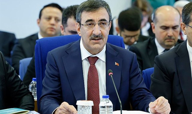 Cevdet Yılmaz: Asgari ücrette denge gözetilecek