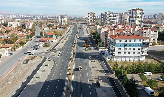 Kayseri Kocasinan asfaltta gece gündüz mesaiyle rekor kırdı