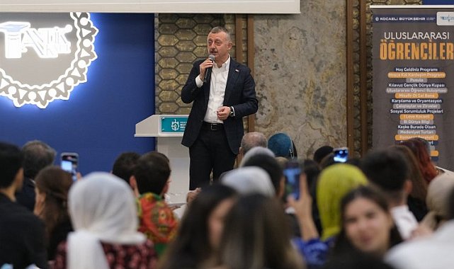 Kocaeli'de uluslararası öğrencilere seslendi: Tahir amcanız ihtiyacınınızda yanınızda