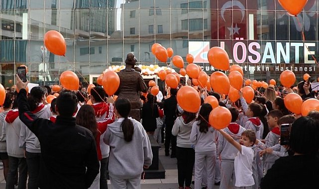 Lösemililere umut desteği... Turuncu balonlar gökyüzüne salındı