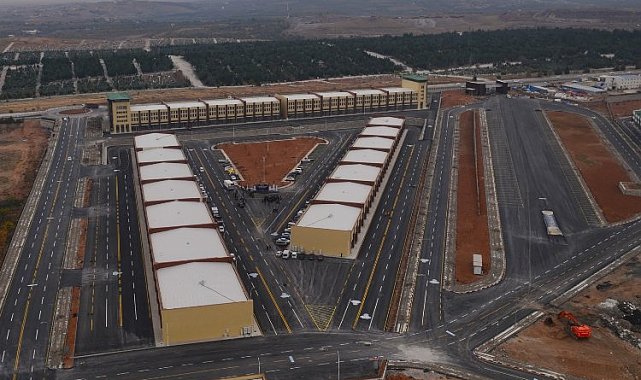 Malatya'da 'Buğday Pazarı' esnafları dükkanlarına kavuştu