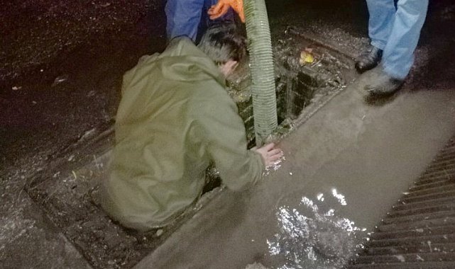 Manisa'da ekipler sağanak yağışa karşı sahadaydı