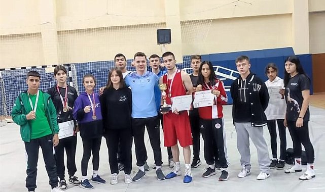 Manisalı sporcular Bilecik'ten 12 madalya ile döndü
