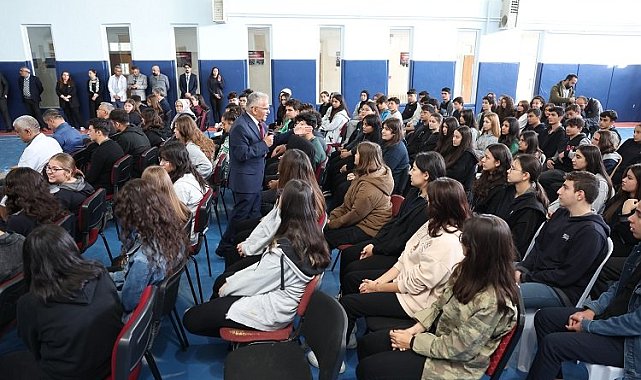 Memduh Büyükkılıç'tan öğrencilere tavsiyeler
