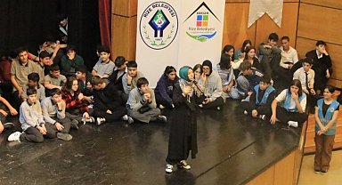 Rize'de 'Ailemiz ve İdeal Gençlik' konferansı