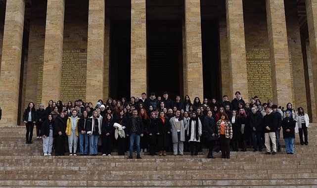 Çınar Akademi'den Anıtkabir'e ziyaret