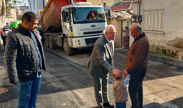 Karabağlar'da asfalt ekipleri Umut'ta