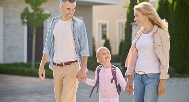 Ailenin tutumu çocuğun okul başarısını etkileyebilir!