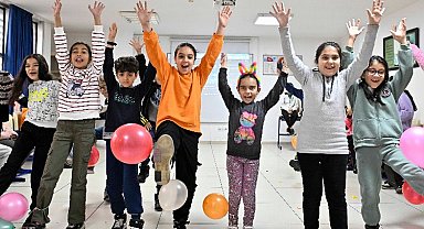 Antalya Muratpaşa'da eğlenerek öğreniyorlar