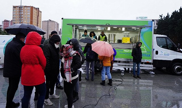 Beylikdüzü'nde iç ısıtan 'günaydın'