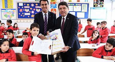 Bursa'da karneler Bakan Tunç'tan