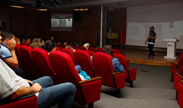 Büyükşehir personeline uyuşturucuyla mücadele eğitimi