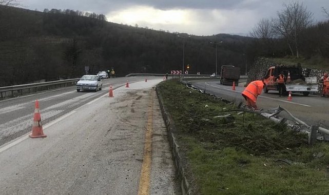 Düzce'de lastiği patlayan tır karşı şeride geçti