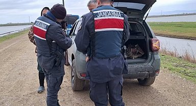 Gala Gölü'nde kaçak avlanan 2 avcı yakalandı