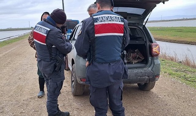 Gala Gölü'nde kaçak avlanan 2 avcı yakalandı