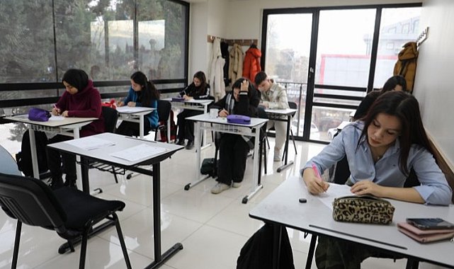 Gençler, Çınar Akademi ile geleceğe güvenle hazırlanıyorlar