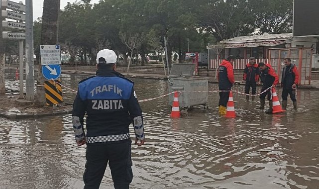 Hatay'da AKOM ekipleri gece boyu yardıma koştu