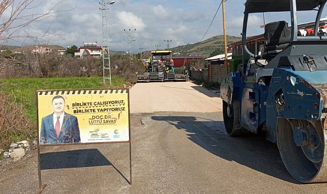 Hatay'da olumsuz havaya rağmen asfaltlamaya devam