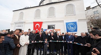 İstanbul Üsküdar'da Kıroğlu Camii ibadete açıldı