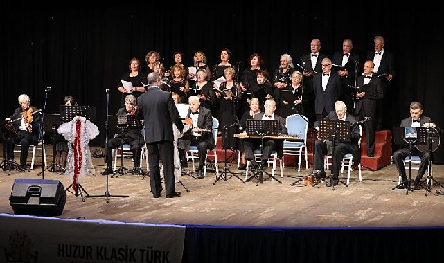İzmir Narlıdere'de keyifli konser