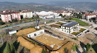 İzmit Ayazma Mahallesinde futbol sahasına adım adım