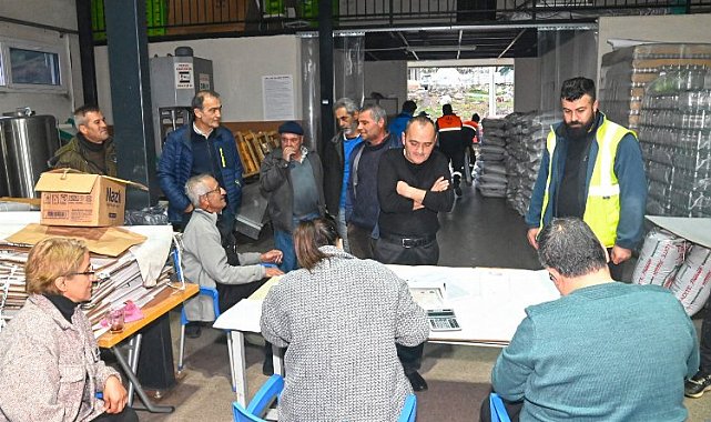 Karabağlar Belediyesi'nden üreticiye kesintisiz destek