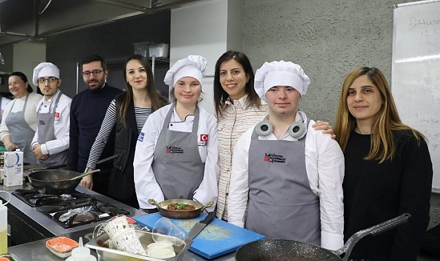 Kocaeli'de engelsiz şeflerden özel lezzet