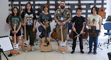 Kocaeli'nde gençliğe değer katılıyor