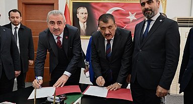 Malatya'da Büyükşehir ile Hizmet İş Sendikası arasında sözleşme imzalandı