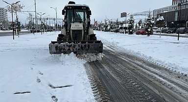 Malatya'da karla mücadele devam ediyor