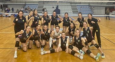 Manisa BBSK'nın Genç Kızlar'ı 8'de 8 yaparak grubunun lideri oldu