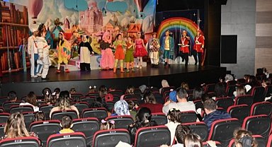 Manisa Büyükşehir'den çocuklara karne hediyesi