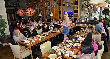 Melek Kadınlar'dan renkli buluşma