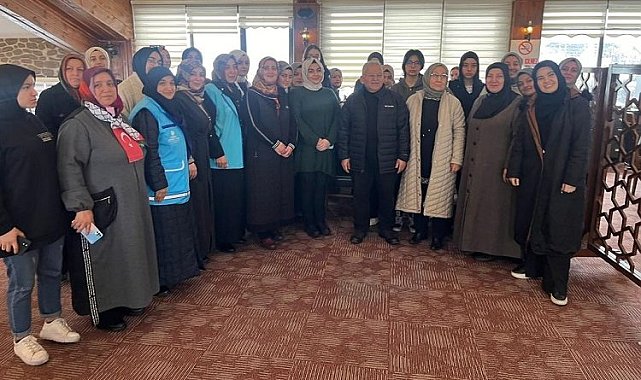 Memduh Büyükkılıç Erciyes'te kayak severlerle buluştu
