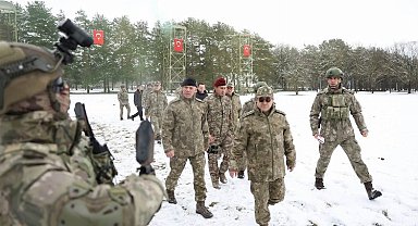 Orgeneral Bayraktaroğlu Bolu 2. Komando Tugayı'nda