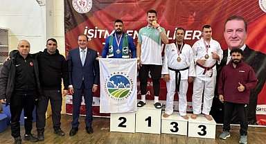 Sakaryalı güreşçiye gümüş madalya