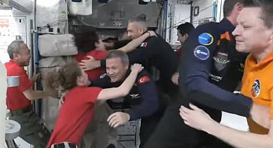 Türk astronot Gezeravcı'nın da olduğu Axiom-3 ekibi istasyonda