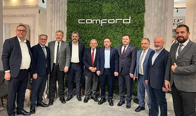 Vali Çiçek, Uluslararası İstanbul Mobilya Fuarı'nın açılışına katıldı